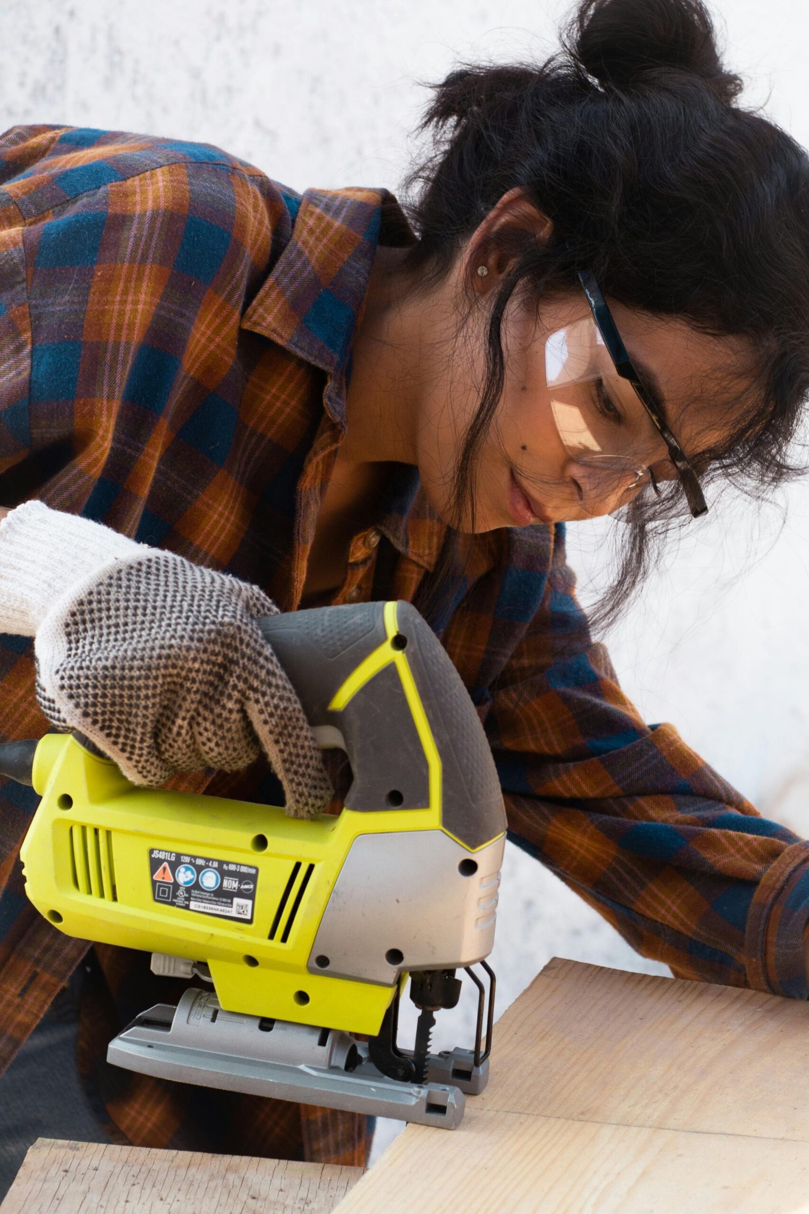 Read more about the article YWMLFZ 48W Cordless: The Ultimate Power Tool for Professionals